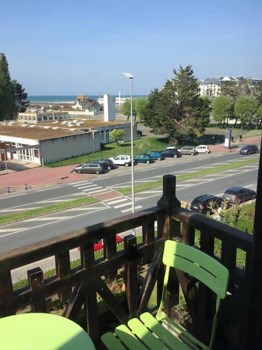 Appartamento Les Embruns - Le Balcon - 2Eme Etage Deauville Esterno foto